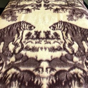 Camel hair wool blanket reversible image of 2 tigers facing each other.